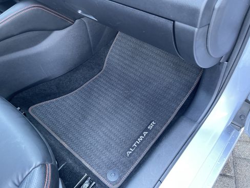 Used 2023 Nissan Altima 2.5 SR image 33