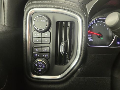 Certified 2021 Chevrolet Silverado 1500 LT Trail Boss w/ Convenience Package II image 29