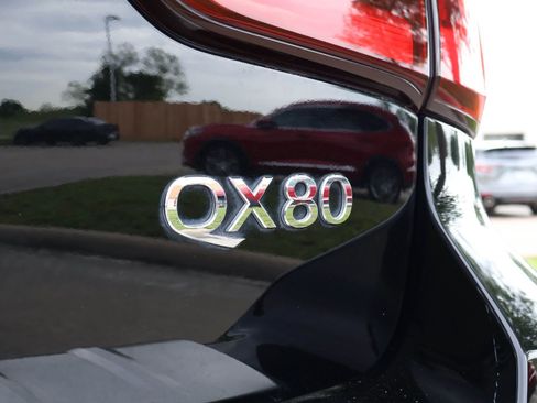 Used 2022 INFINITI QX80 Luxe w/ All-Season Package AWD/4WD image 7