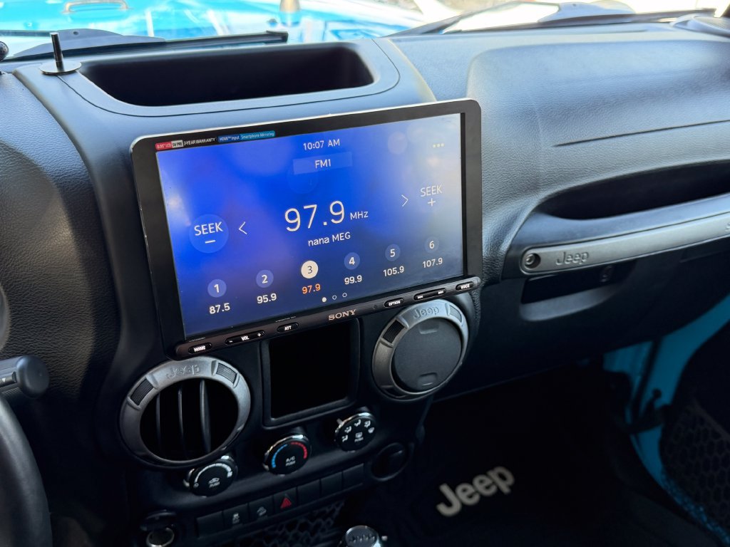 Used 2017 Jeep Wrangler Unlimited Sport w/ Connectivity Group AWD/4WD image 25