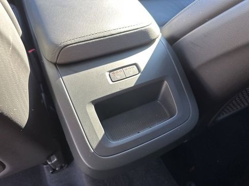 Certified 2025 Volvo XC60 B5 Core image 14