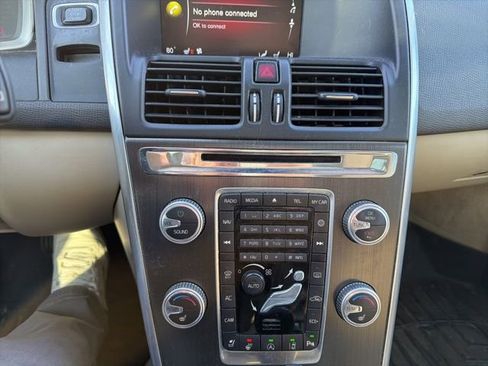 Used 2016 Volvo XC60 T5 Platinum image 23