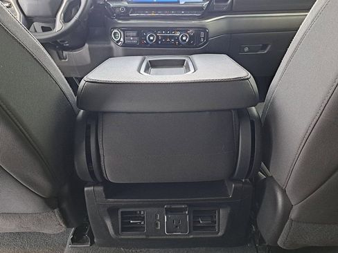 Used 2025 Chevrolet Silverado 1500 LT image 26