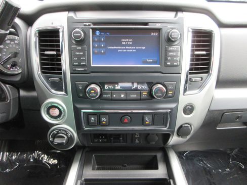 Used 2017 Nissan Titan PRO-4X AWD/4WD image 40