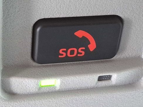 Certified 2024 Toyota Highlander XLE image 30