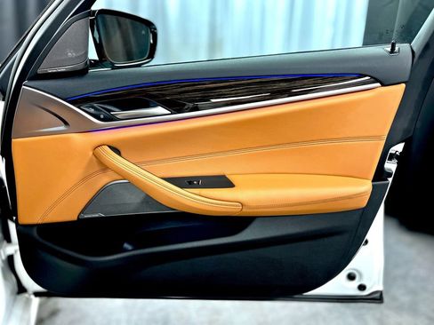 Used 2022 BMW 530i xDrive w/ M Sport Package image 46