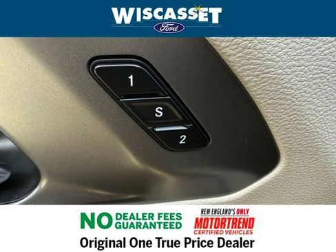 Used 2024 Chrysler Pacifica Touring-L image 23