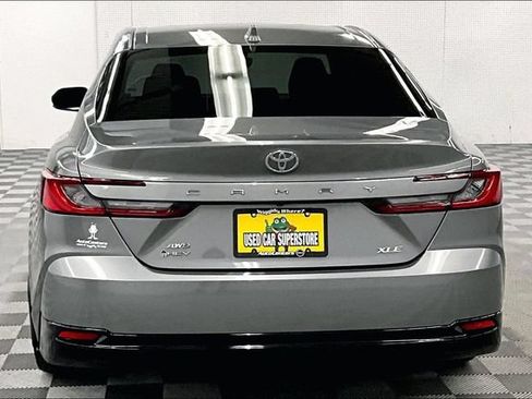 Used 2026 Toyota Camry XLE AWD/4WD image 5