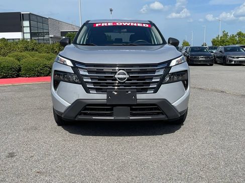 Used 2024 Nissan Rogue S AWD/4WD image 2
