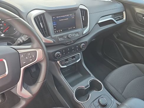 Used 2024 GMC Terrain SLE FWD image 17
