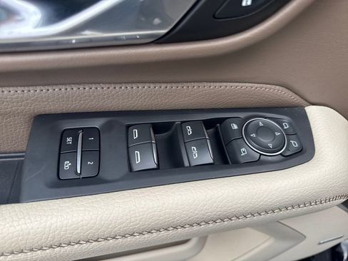 Used 2022 GMC Yukon XL Denali w/ Denali Ultimate Package image 17