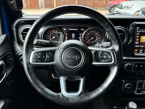 Used 2021 Jeep Wrangler Unlimited Sahara AWD/4WD image 18