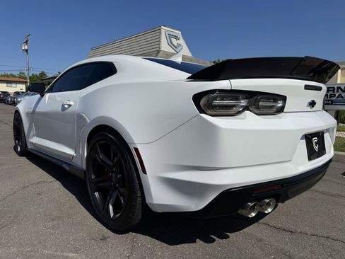 Used 2021 Chevrolet Camaro SS image 4