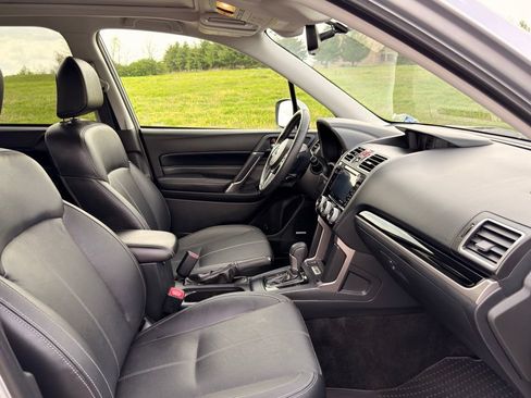 Used 2017 Subaru Forester 2.5i Touring AWD/4WD image 24