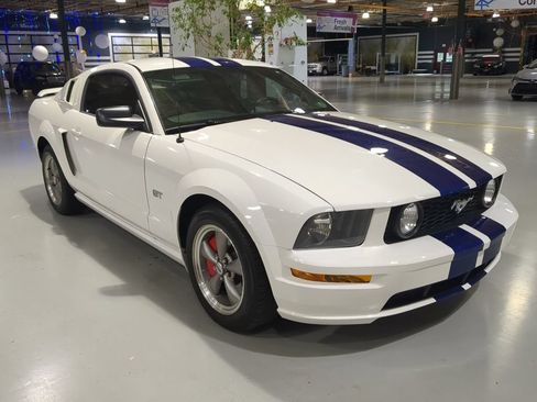 Used 2006 Ford Mustang GT Premium RWD image 5