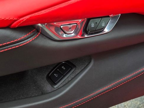 Used 2021 Chevrolet Corvette Stingray Premium Cpe w/ Z51 Performance Package RWD image 21