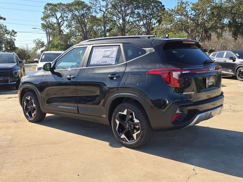 New 2026 Kia Seltos S FWD image 6