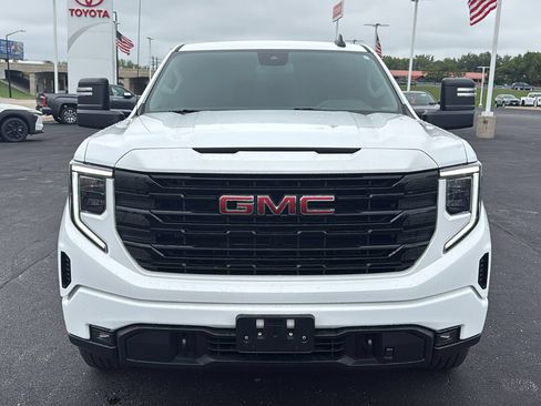 Used 2023 GMC Sierra 1500 Elevation AWD/4WD image 2