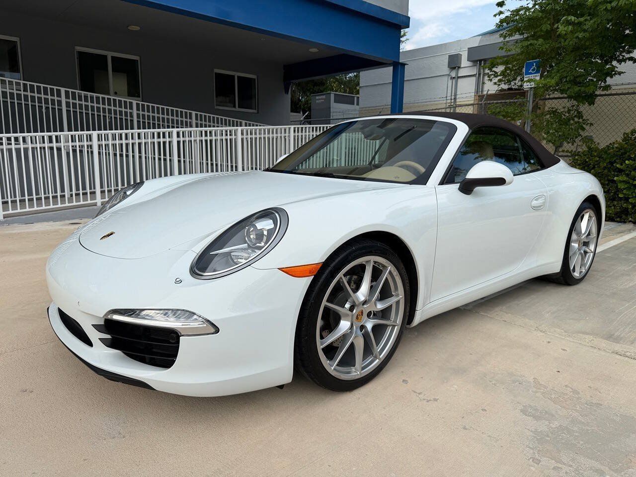 Used 2015 Porsche 911 Carrera RWD image 4