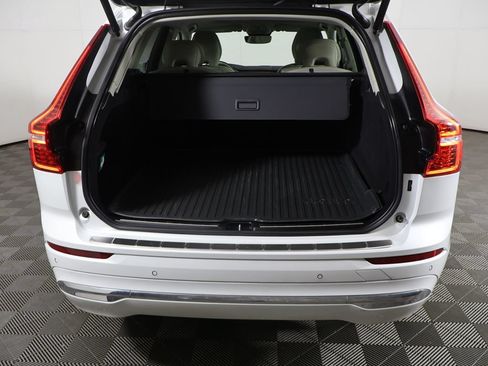 Used 2023 Volvo XC60 B5 Plus w/ Protection Package Premier AWD/4WD image 17