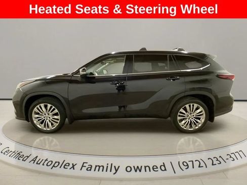 Used 2024 Toyota Highlander Limited AWD/4WD image 2