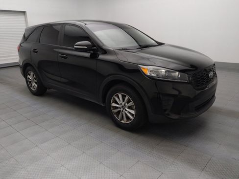Used 2019 Kia Sorento L image 11