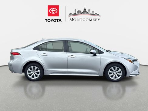 Used 2026 Toyota Corolla LE FWD image 2