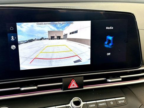 Used 2024 Hyundai Elantra SEL image 22