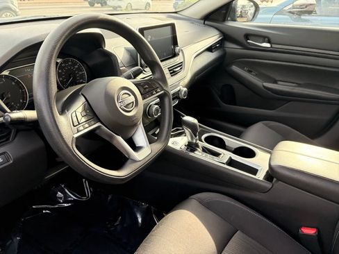 Certified 2024 Nissan Altima 2.5 SV FWD image 16