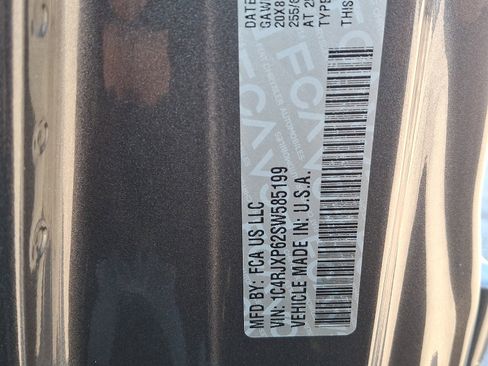 Used 2025 Jeep Wrangler Unlimited Sahara w/ Safety Group AWD/4WD image 26