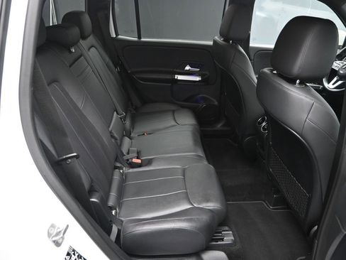 Used 2023 Mercedes-Benz GLB 250 4MATIC image 33