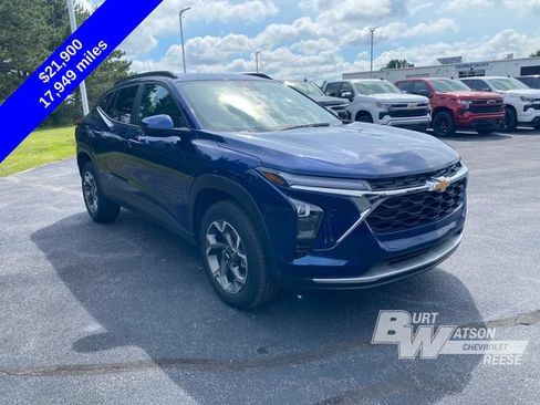 Used 2024 Chevrolet Trax LT w/ Driver Confidence Package FWD image 9