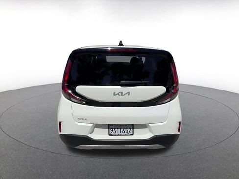 Used 2025 Kia Soul LX w/ LX Technology Package FWD image 12