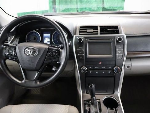 Used 2016 Toyota Camry XLE image 13