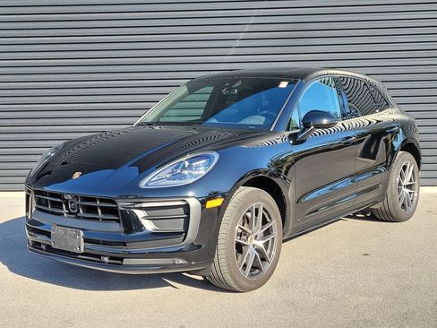 Certified 2024 Porsche Macan Base image 1