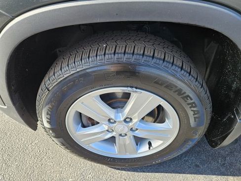 Used 2019 Chevrolet Trax LT w/ LT Convenience Package image 20