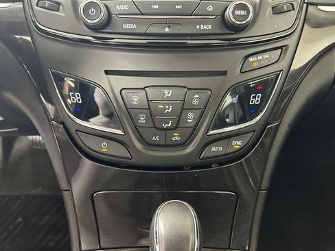 Used 2015 Buick Regal image 24