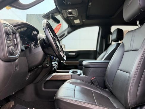 Used 2020 Chevrolet Silverado 1500 High Country w/ Technology Package AWD/4WD image 19
