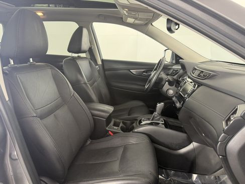 Used 2018 Nissan Rogue SL w/ Premium Package AWD/4WD image 10