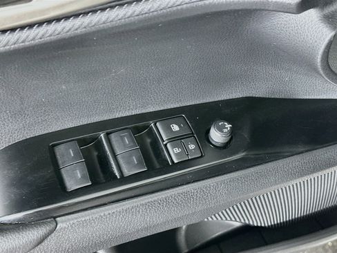 Used 2025 Toyota Camry SE FWD image 15