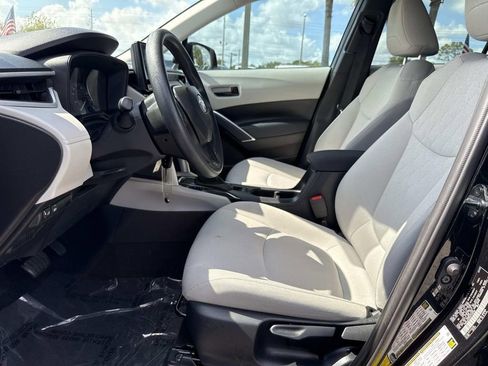Used 2025 Toyota Corolla Cross L FWD image 19