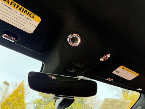 Used 2023 Aston Martin V8 Vantage Coupe image 38