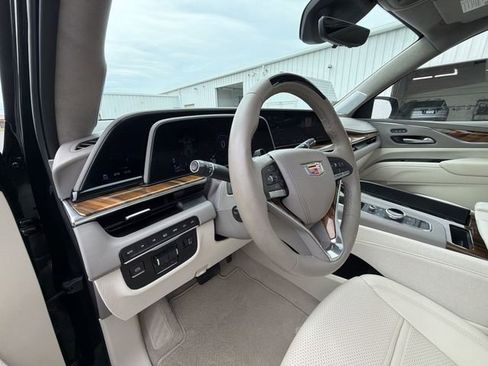 Certified 2024 Cadillac Escalade Sport Platinum AWD/4WD image 10
