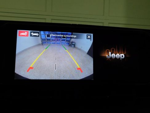 Used 2024 Jeep Wrangler Unlimited Sahara w/ Technology Group AWD/4WD image 44