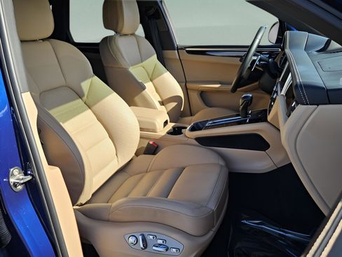 Used 2022 Porsche Macan image 23