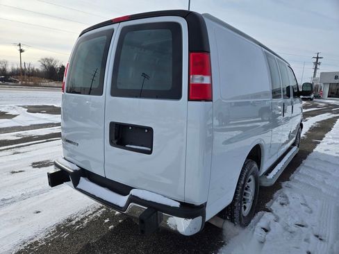 Used 2024 Chevrolet Express 2500 w/ Driver Convenience Package RWD image 5