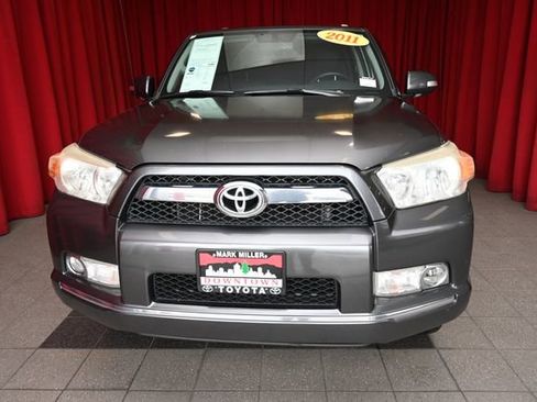 Used 2011 Toyota 4Runner SR5 w/ Convenience Pkg image 11