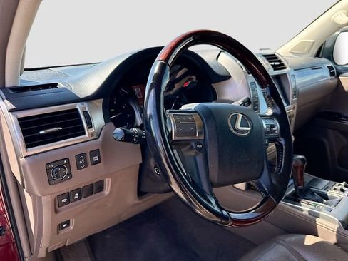 Used 2017 Lexus GX 460 image 9