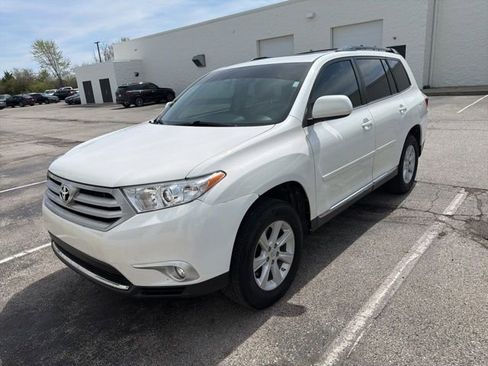 Used 2013 Toyota Highlander SE image 2