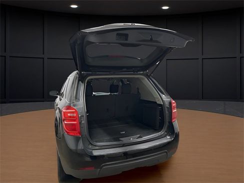 Used 2017 Chevrolet Equinox LT image 7